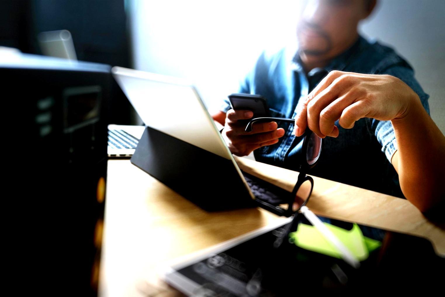 Samenwerking in game design onderwijs met professionele begeleiding